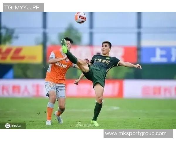 国安新内援今晚抵达北京王刚续约一年助力球队发展